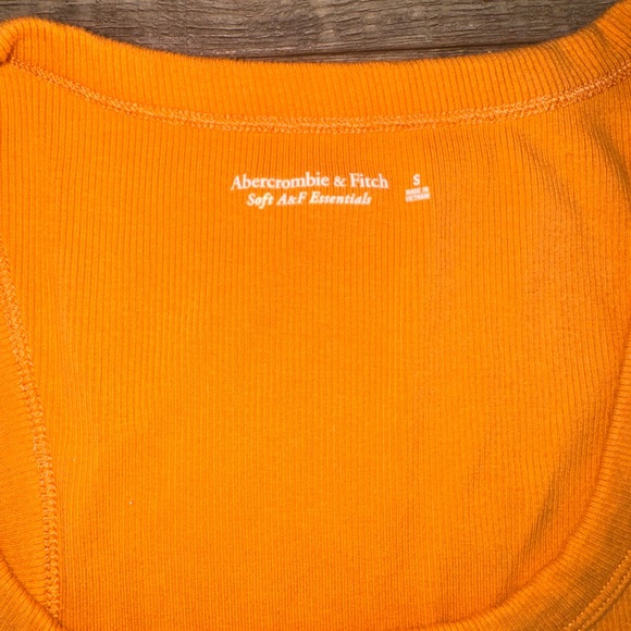 Abercrombie & Fitch Soft A&F Essentials Ribbed Bodysuit Small Orange Scoop Neck - Picture 2 of 4
